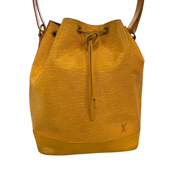 Louis Vuitton Epi Leather Noe Bucket Bag - Picture 3 of 10